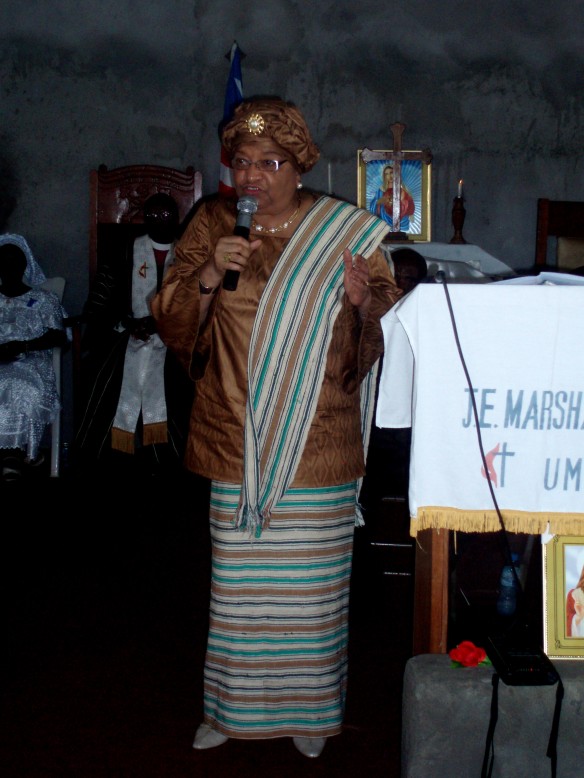 Presidenten - for ei dame! Bildet er fra en gudstjeneste vi var på i 2009, hvor vi var så heldige å få hilse på henne. Seff er hun også metodist